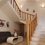 Ruza * Μακάρσκα