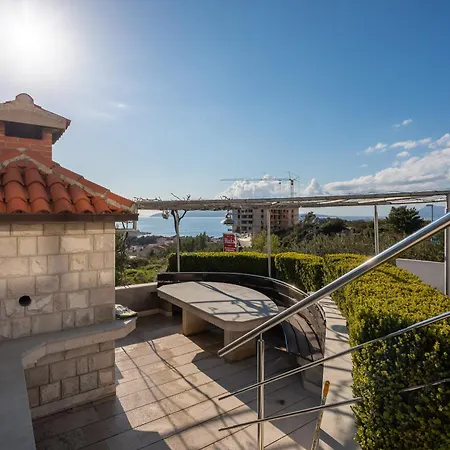 Ruza Appartement Makarska