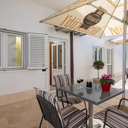 Ruza Appartement Makarska