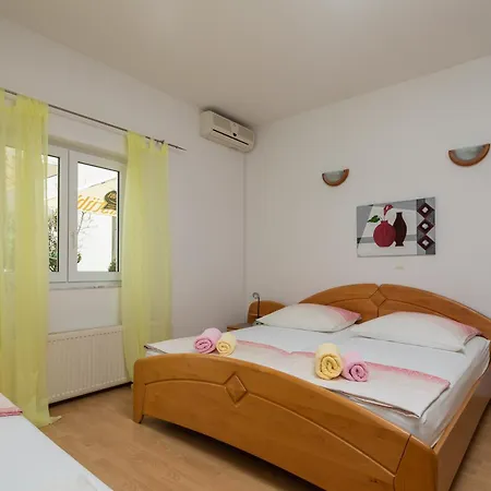 Ruza Makarska